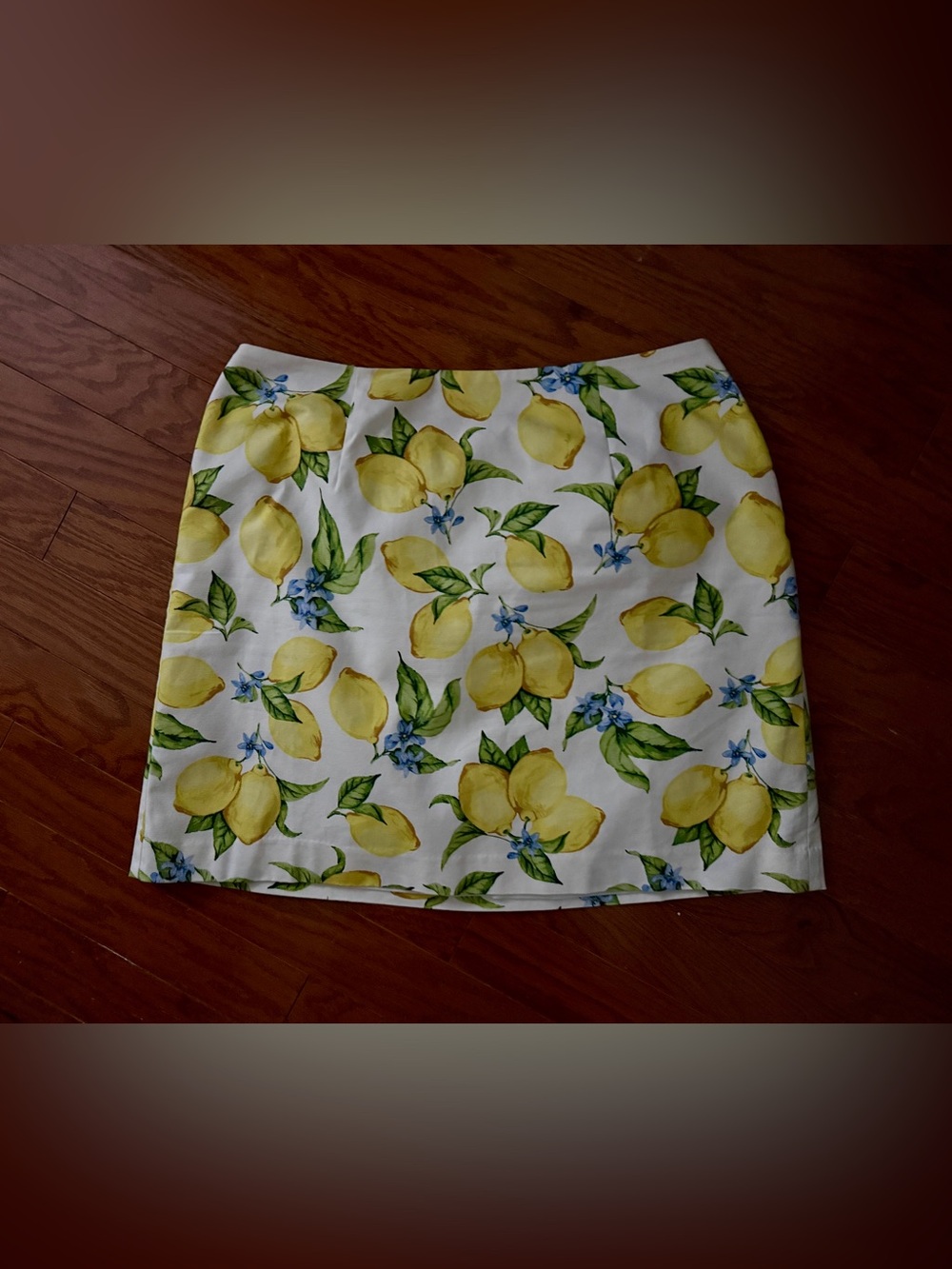 Talbots White Pencil Skirt with Yellow Lemon Print